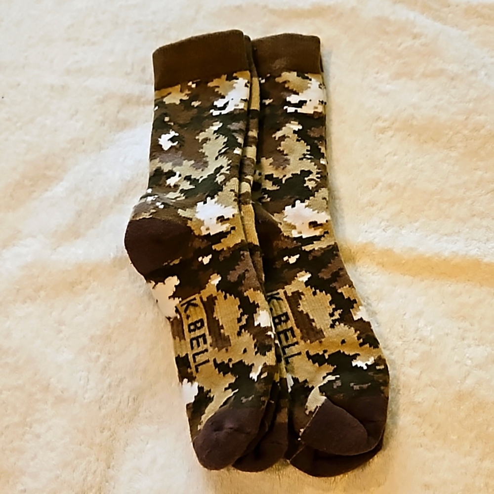 K. Bell Camouflage Art Socks Men's (lot of 2)